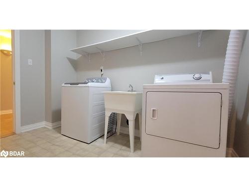92 Sundew Drive, Barrie, ON - Indoor Photo Showing Laundry Room