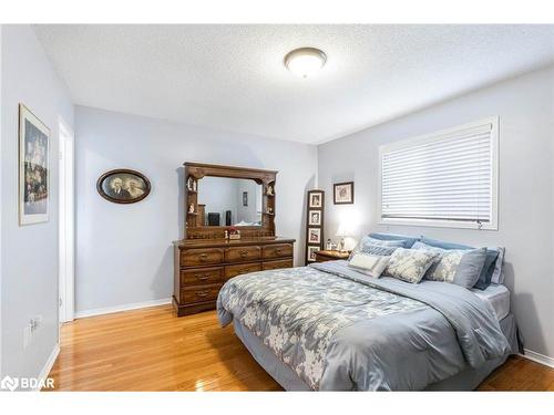 42 Assiniboine Drive, Barrie, ON - Indoor Photo Showing Bedroom