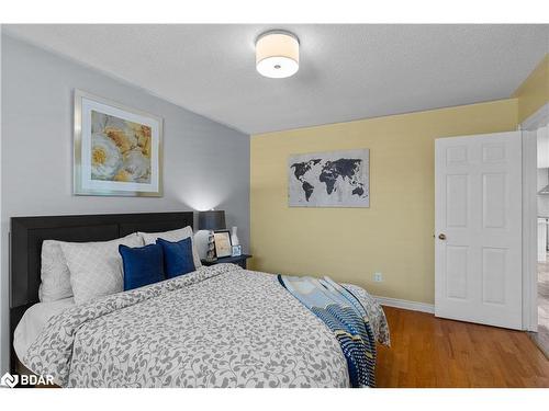 28 Marsellus Drive, Barrie, ON - Indoor Photo Showing Bedroom