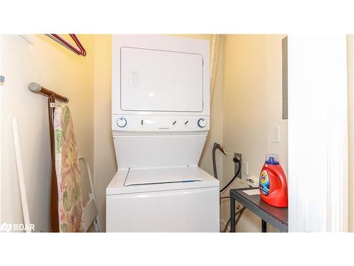 806-6 Toronto Street, Barrie, ON - Indoor Photo Showing Laundry Room