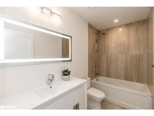 509-2 Toronto Street, Barrie, ON - Indoor Photo Showing Bathroom