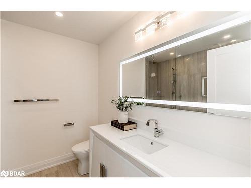 509-2 Toronto Street, Barrie, ON - Indoor Photo Showing Bathroom