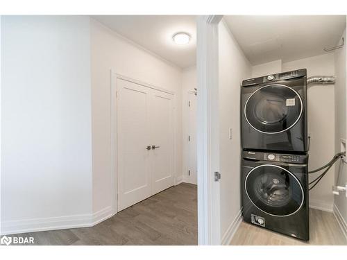 509-2 Toronto Street, Barrie, ON - Indoor Photo Showing Laundry Room