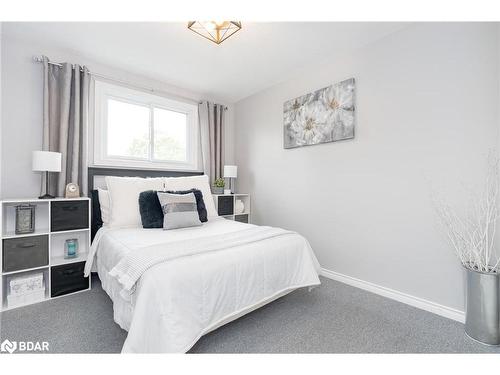 562 Simcoe Street, Collingwood, ON - Indoor Photo Showing Bedroom