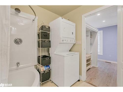7906 Pineridge Road, Washago, ON - Indoor Photo Showing Laundry Room