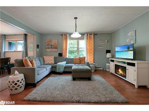 8 Parkhill Drive, Fenelon Falls, ON - Indoor Photo Showing Living Room With Fireplace