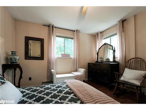 8 Parkhill Drive, Fenelon Falls, ON - Indoor Photo Showing Bedroom
