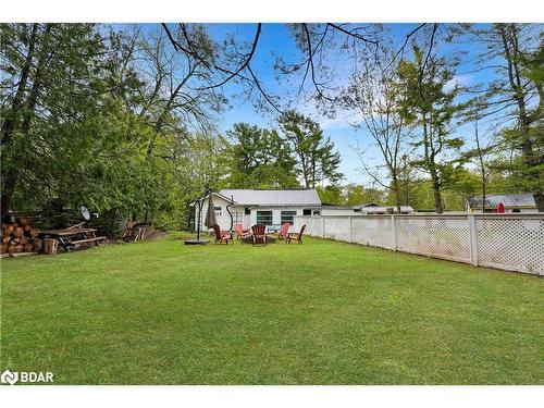 8 Parkhill Drive, Fenelon Falls, ON - Outdoor With Backyard