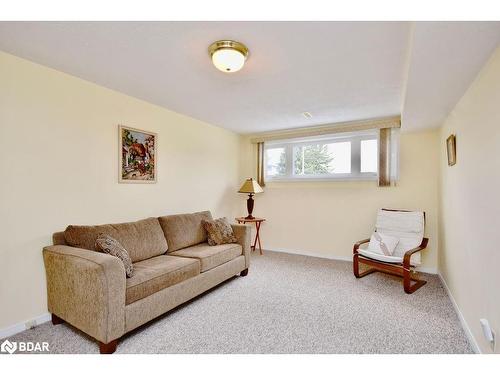 41 Toboggan Hill Drive, Orillia, ON - Indoor Photo Showing Living Room