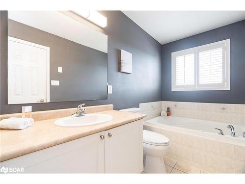 28 Versailles Crescent, Barrie, ON - Indoor Photo Showing Bathroom