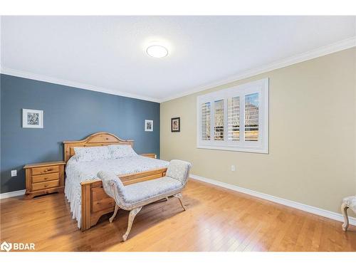 4 Falcon Crescent, Barrie, ON - Indoor Photo Showing Bedroom
