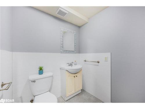 4 Falcon Crescent, Barrie, ON - Indoor Photo Showing Bathroom