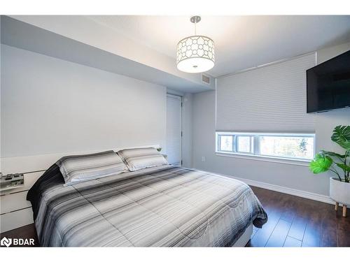 402-2772 Keele Street, Toronto, ON - Indoor Photo Showing Bedroom