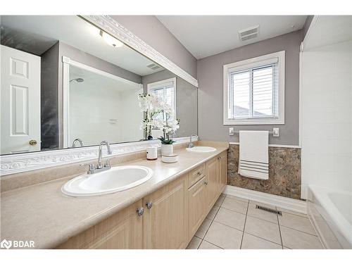 49 Eaglestone Lane, Barrie, ON - Indoor Photo Showing Bathroom