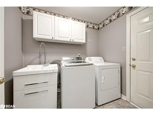 49 Eaglestone Lane, Barrie, ON - Indoor Photo Showing Laundry Room