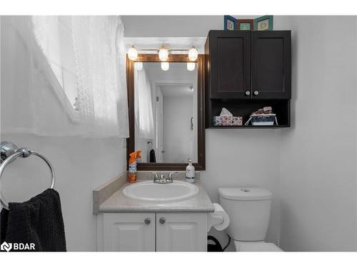 50 Quinlan Road, Barrie, ON - Indoor Photo Showing Bathroom