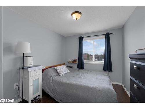 50 Quinlan Road, Barrie, ON - Indoor Photo Showing Bedroom
