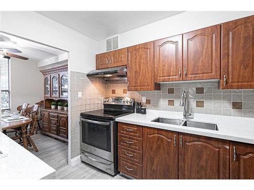 314-10 Edgecliff Golfway, North York, ON - Indoor Photo Showing Kitchen With Double Sink
