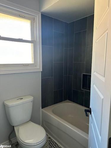 1210 Homuth Avenue, Cambridge, ON - Indoor Photo Showing Bathroom