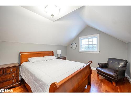 105 Duckworth Street, Barrie, ON - Indoor Photo Showing Bedroom