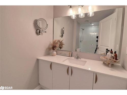 215-302 Essa Road, Barrie, ON - Indoor Photo Showing Bathroom