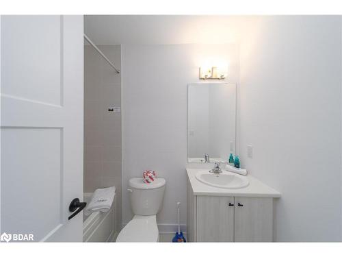 1 Wagon Lane, Barrie, ON - Indoor Photo Showing Bathroom