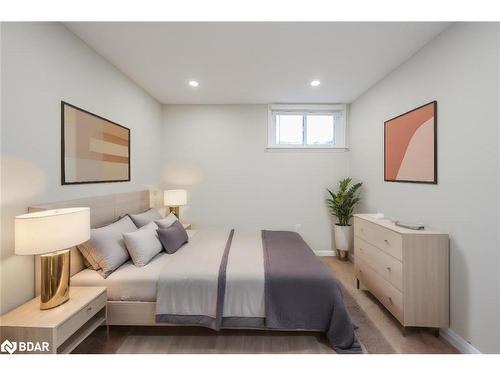 20 North Street, Barrie, ON - Indoor Photo Showing Bedroom