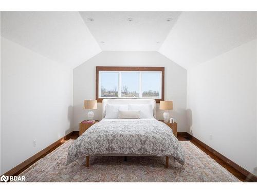 6400 7Th Line, New Tecumseth, ON - Indoor Photo Showing Bedroom