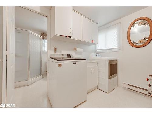 12 Pine Hill Court, Innisfil, ON - Indoor Photo Showing Laundry Room