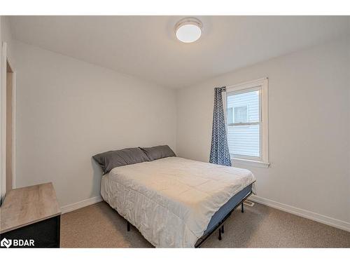 113 Henry Street, Barrie, ON - Indoor Photo Showing Bedroom