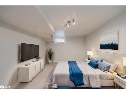 113 Henry Street, Barrie, ON - Indoor Photo Showing Bedroom