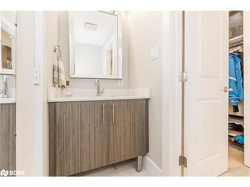 31 Bay Street, Oro-Medonte, ON - Indoor Photo Showing Bathroom