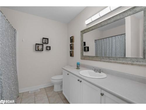 30-430 Mapleview Drive E, Barrie, ON - Indoor Photo Showing Bathroom