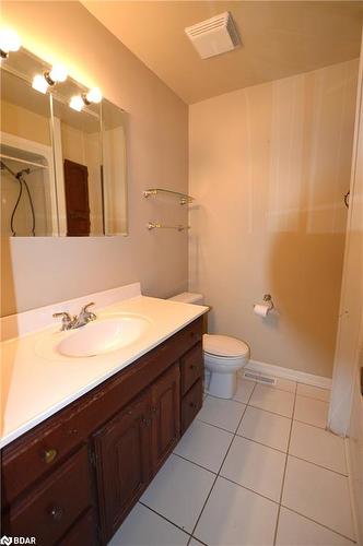162 Mooregate Crescent, Kitchener, ON - Indoor Photo Showing Bathroom