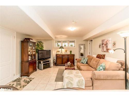 72 Luella Boulevard, Springwater, ON - Indoor Photo Showing Living Room