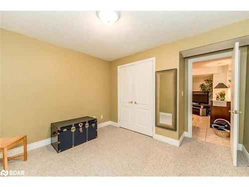 72 Luella Boulevard, Springwater, ON - Indoor Photo Showing Other Room