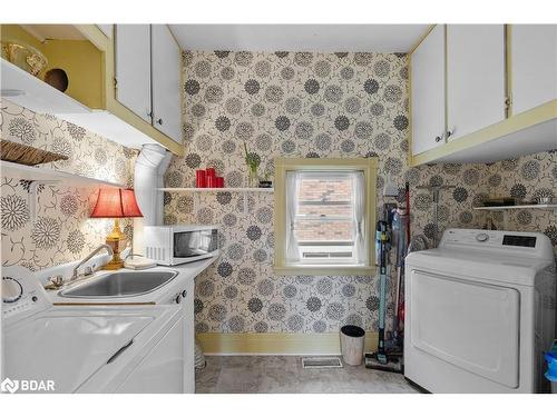 87 Mcmurray Street, Bracebridge, ON - Indoor Photo Showing Laundry Room