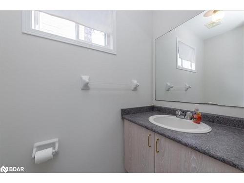6 Hemlock Court, Barrie, ON - Indoor Photo Showing Bathroom