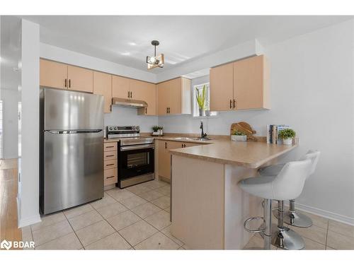 66 Admiral Crescent, Angus, ON - Indoor Photo Showing Kitchen With Stainless Steel Kitchen