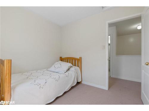 66 Admiral Crescent, Angus, ON - Indoor Photo Showing Bedroom