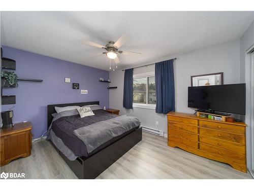 G11-147 Edgehill Drive, Barrie, ON - Indoor Photo Showing Bedroom