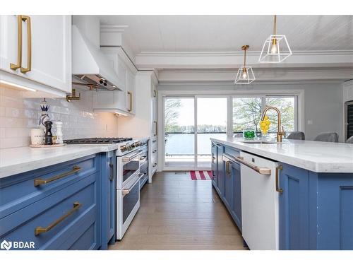 68 Heyden Avenue, Orillia, ON - Indoor Photo Showing Kitchen With Upgraded Kitchen