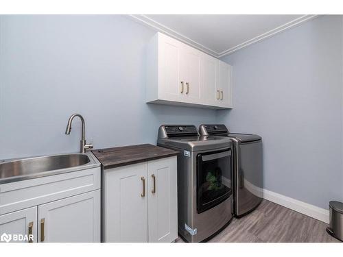 68 Heyden Avenue, Orillia, ON - Indoor Photo Showing Laundry Room