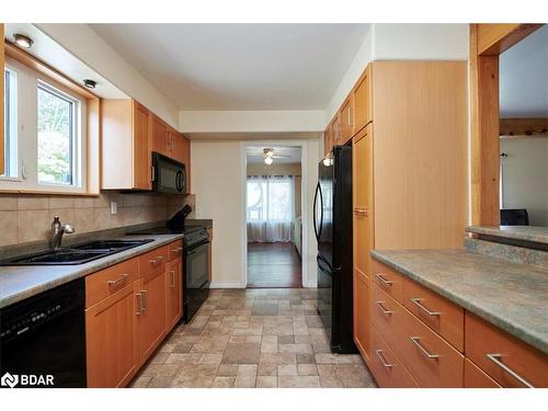 425 Codrington Street, Barrie, ON - Indoor Photo Showing Kitchen With Double Sink