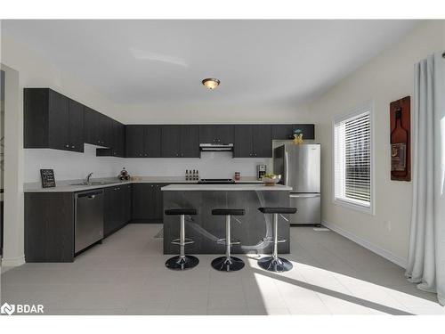 33 Atlantis Drive, Orillia, ON - Indoor Photo Showing Kitchen With Stainless Steel Kitchen