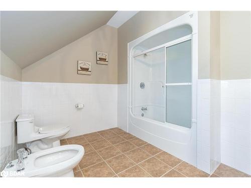 139 Trout Lane, Tiny, ON - Indoor Photo Showing Bathroom
