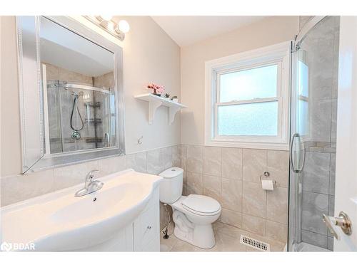 22 Macmillan Crescent, Barrie, ON - Indoor Photo Showing Bathroom