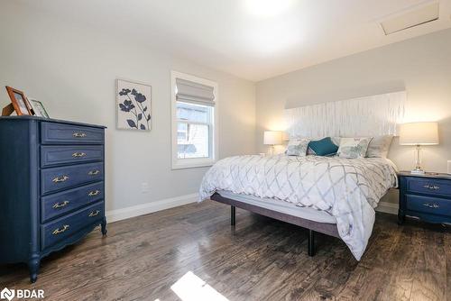 118 Dundonald Street, Barrie, ON - Indoor Photo Showing Bedroom