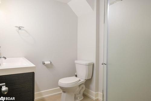 118 Dundonald Street, Barrie, ON - Indoor Photo Showing Bathroom