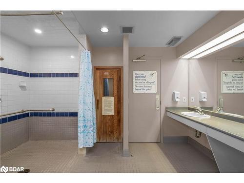 1010-75 Ellen Street, Barrie, ON - Indoor Photo Showing Bathroom